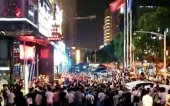酒吧吃瓜事件长沙,一场意外的社交风波